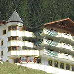 Szálloda Edelweiss-schloessl 3*