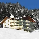 Edelweiss-schloessl Szálloda 3*