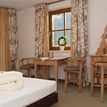 Szálloda Edelweiss-schloessl