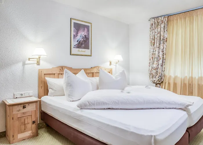 Hotel Edelweiss-schloessl 3*