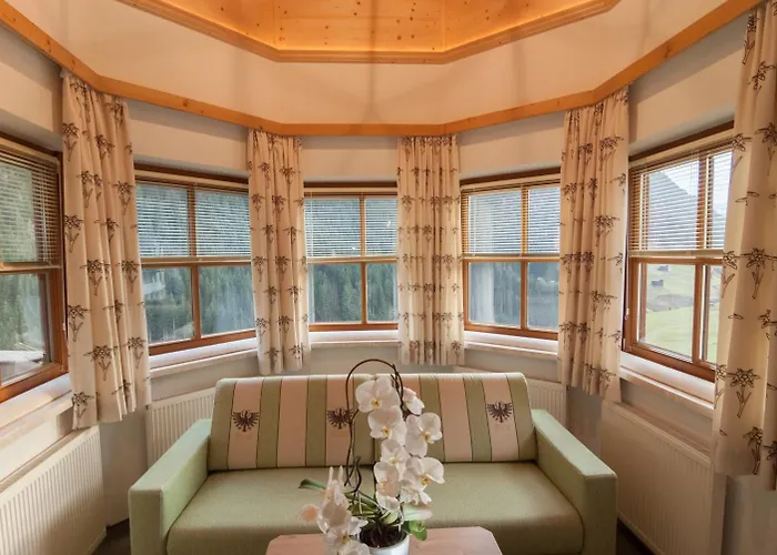 Hotel Edelweiss-schloessl 3*