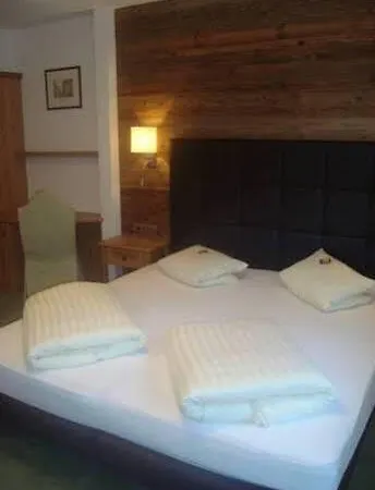 Hotel Edelweiß-schlössl 3*