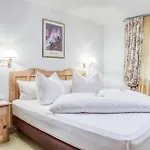 Hotel Edelweiss-schloessl 3*